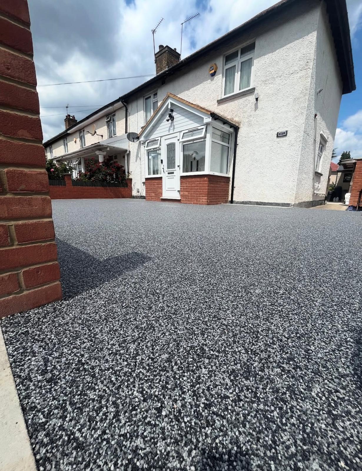 Resin Driveway. Bagshot, Surrey, Berkshire, Hampshire, Oxfordshire